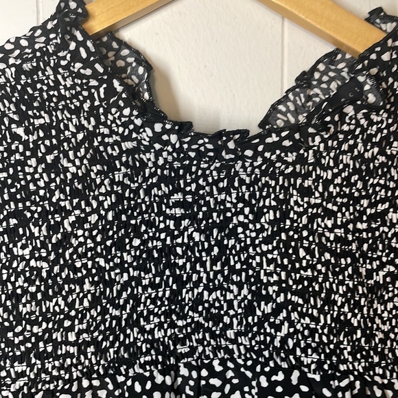 Sanctuary Lily Smocked Flutter Sleeves Blouse - Picture 3 of 13